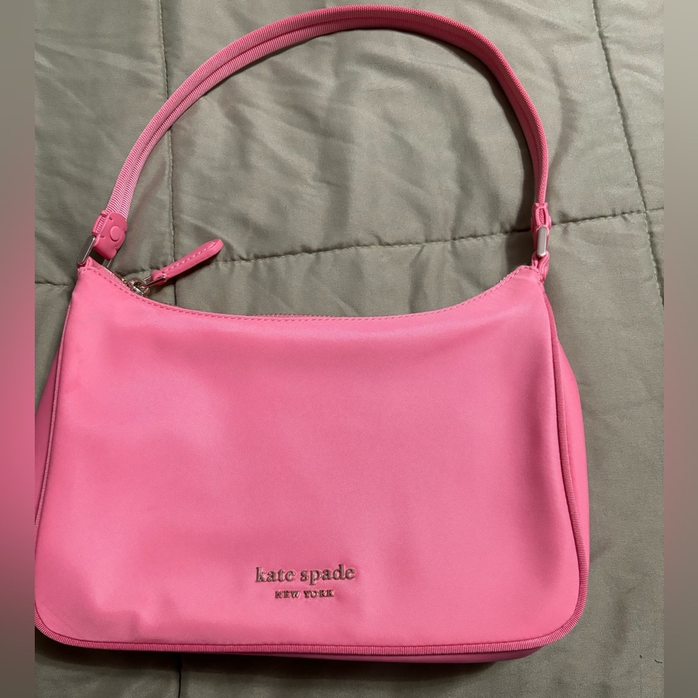 Pink Kate Spade purse barely worn in good condition :)
